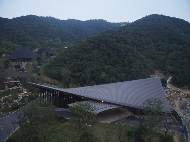 金屬屋面系統(tǒng)