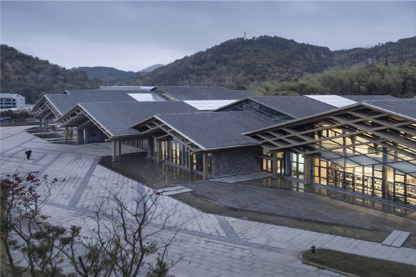 金屬復(fù)合瓦建筑