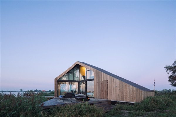 金屬復(fù)合瓦建筑