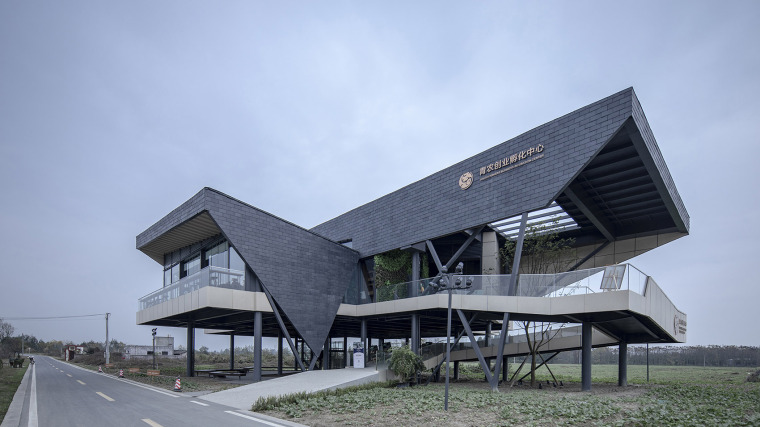 金屬瓦建筑