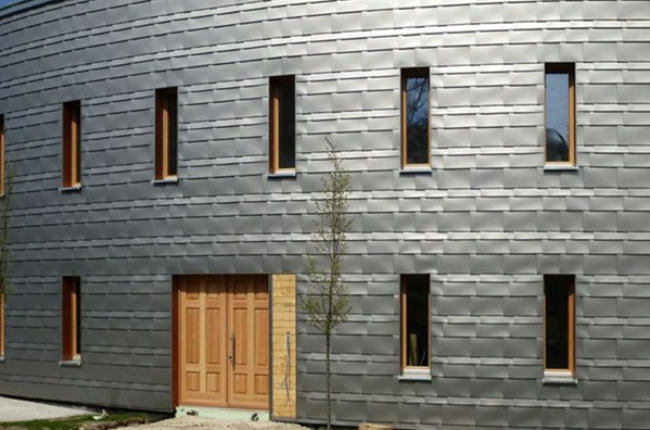 金屬復(fù)合瓦建筑