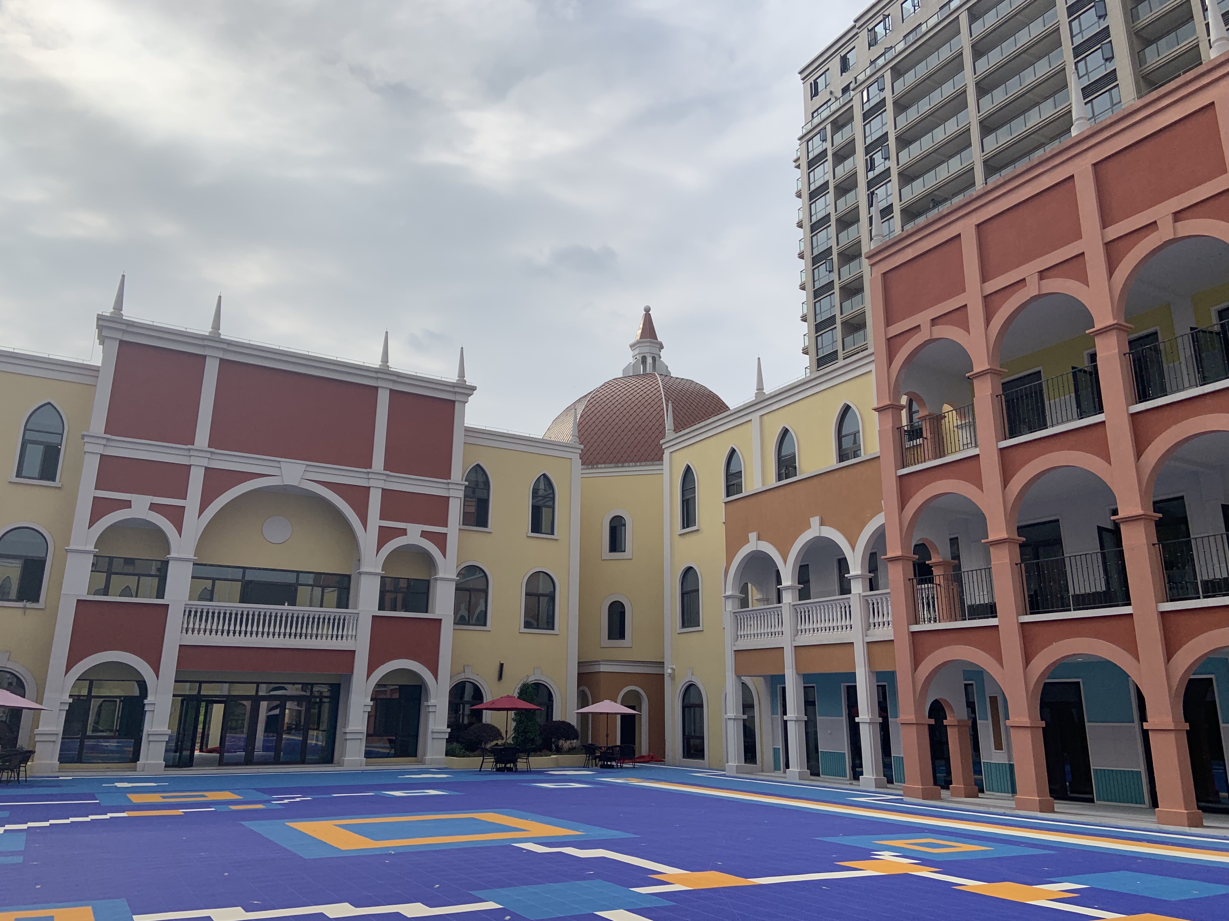 金屬復(fù)合瓦建筑